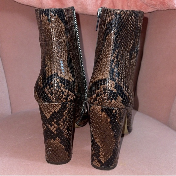 Steve Madden “Pixie” Brown/Black Snake Print Ankle Booties - 8 - Picture 9 of 11